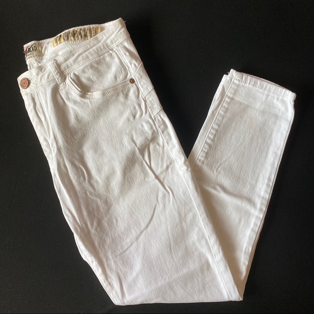 DENIM BLVD Jeans